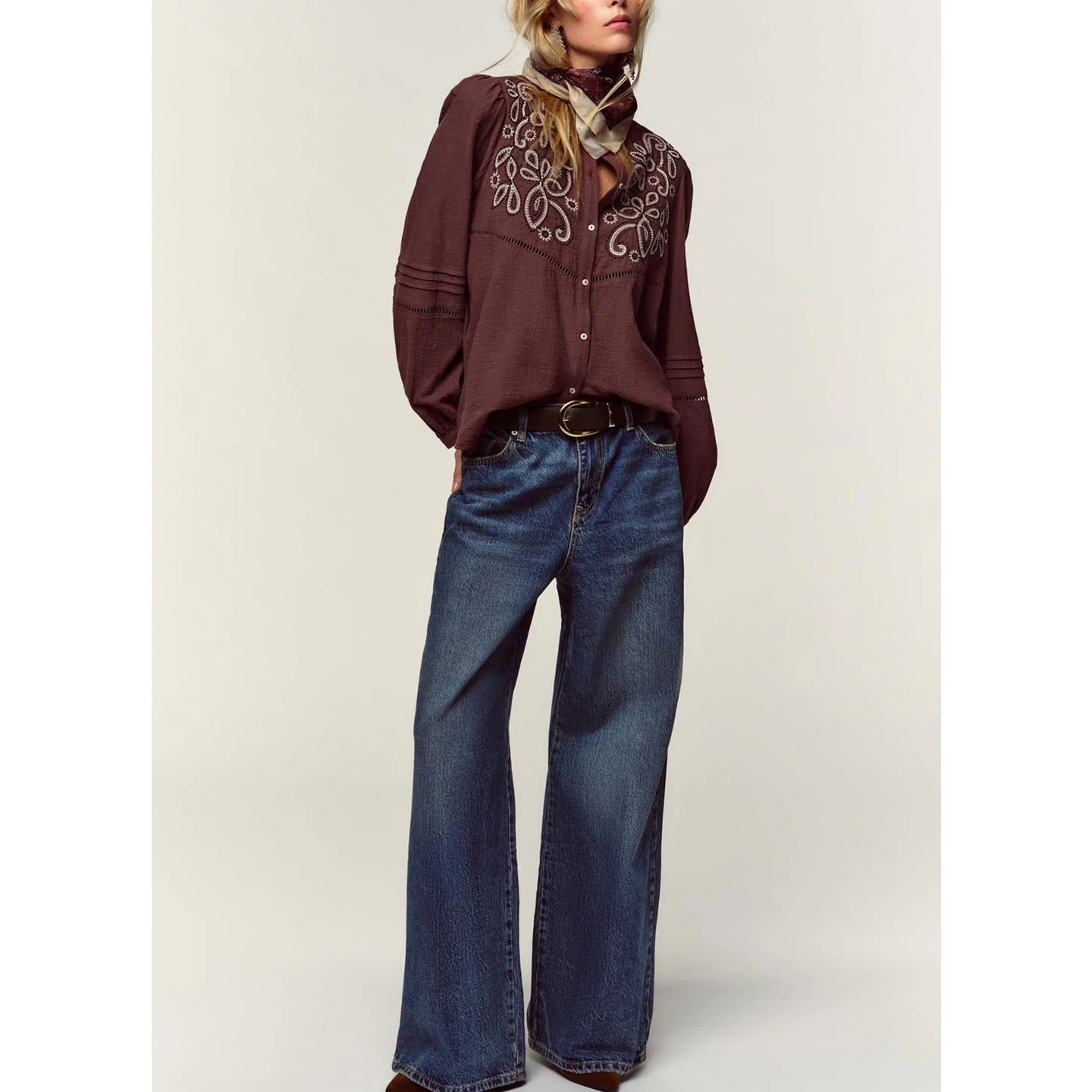 جديد الخريف المرأة irt الطبقات الزخرفية اللون بلو التطريز الأعلى الفرنسية Sle فضفاضة تناسب طويلة Sve الجلد ودية التنفس...