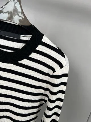 Women's Fashion Black and White Striped Knitted Bottoming Shirt