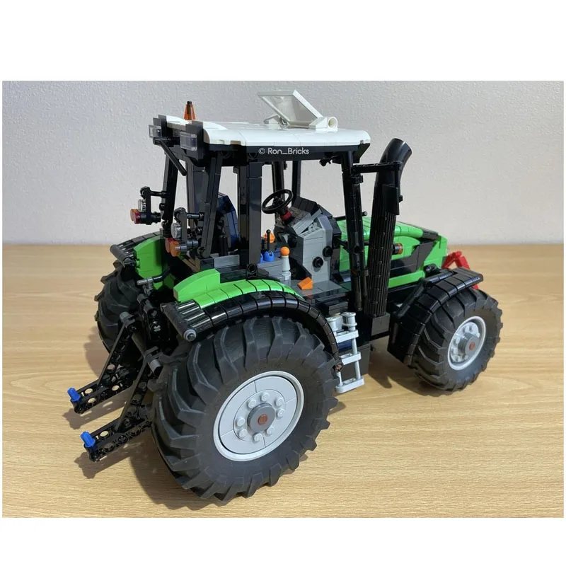 

MOC-191894 Classic Cargo Farm Tractor Building Block Model 1708 Pieces Boys' and Children's Birthday Building Block Toy Gift