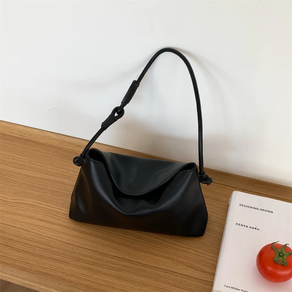 Korean Style Chic Pu Leather Shoulder Bag Women's Trend Soft Buckle High Grade Underarm Bags Versatile Work Commute Handbags