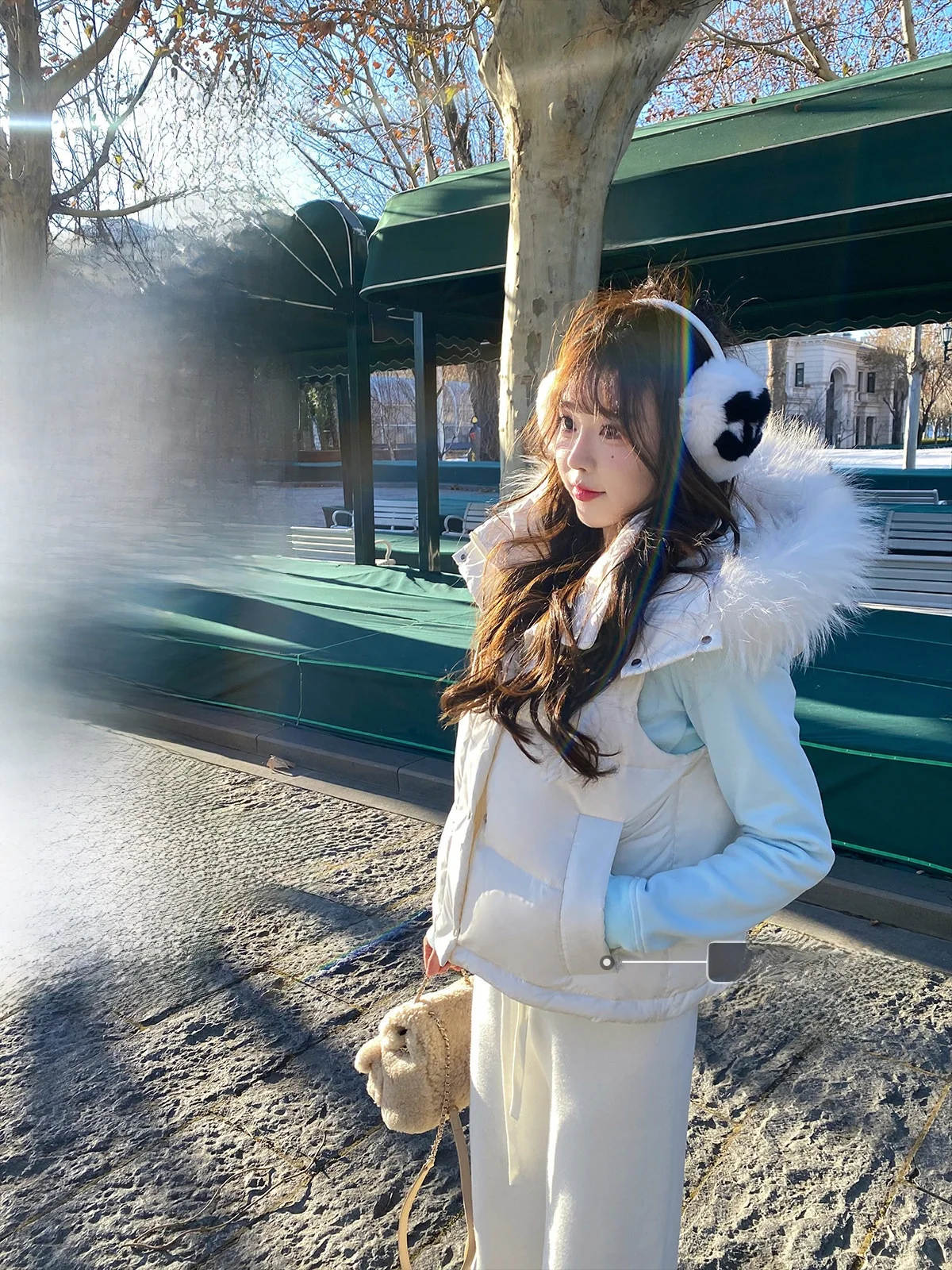 

Зимний новый комплект из двух предметов: укороченный пуховый жилет с ультрабольшим воротником из меха кролика и свитшот цвета ледяной сини, женский модный ансамбль