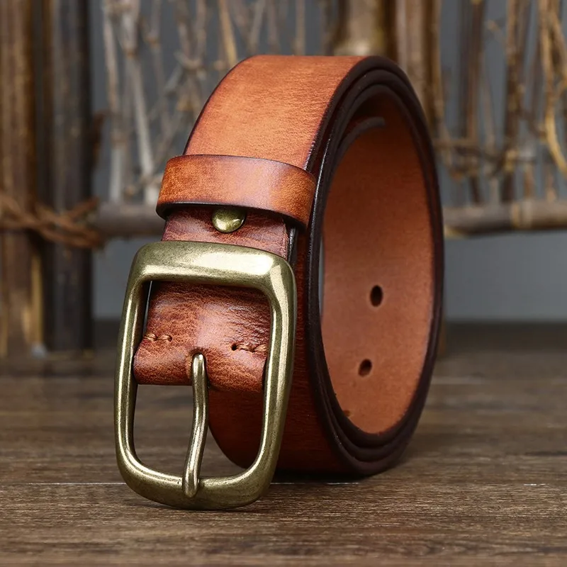 The pure cowskin belt for men's style and leather pin are versatile