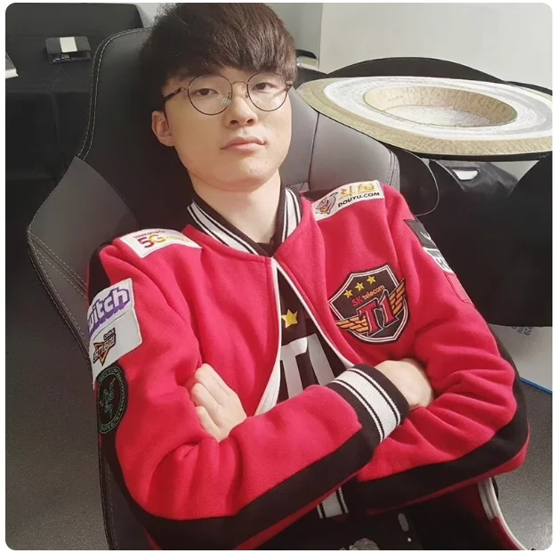 Game LOL World Champion SKT T1 Team Players Uniforms Faker Game