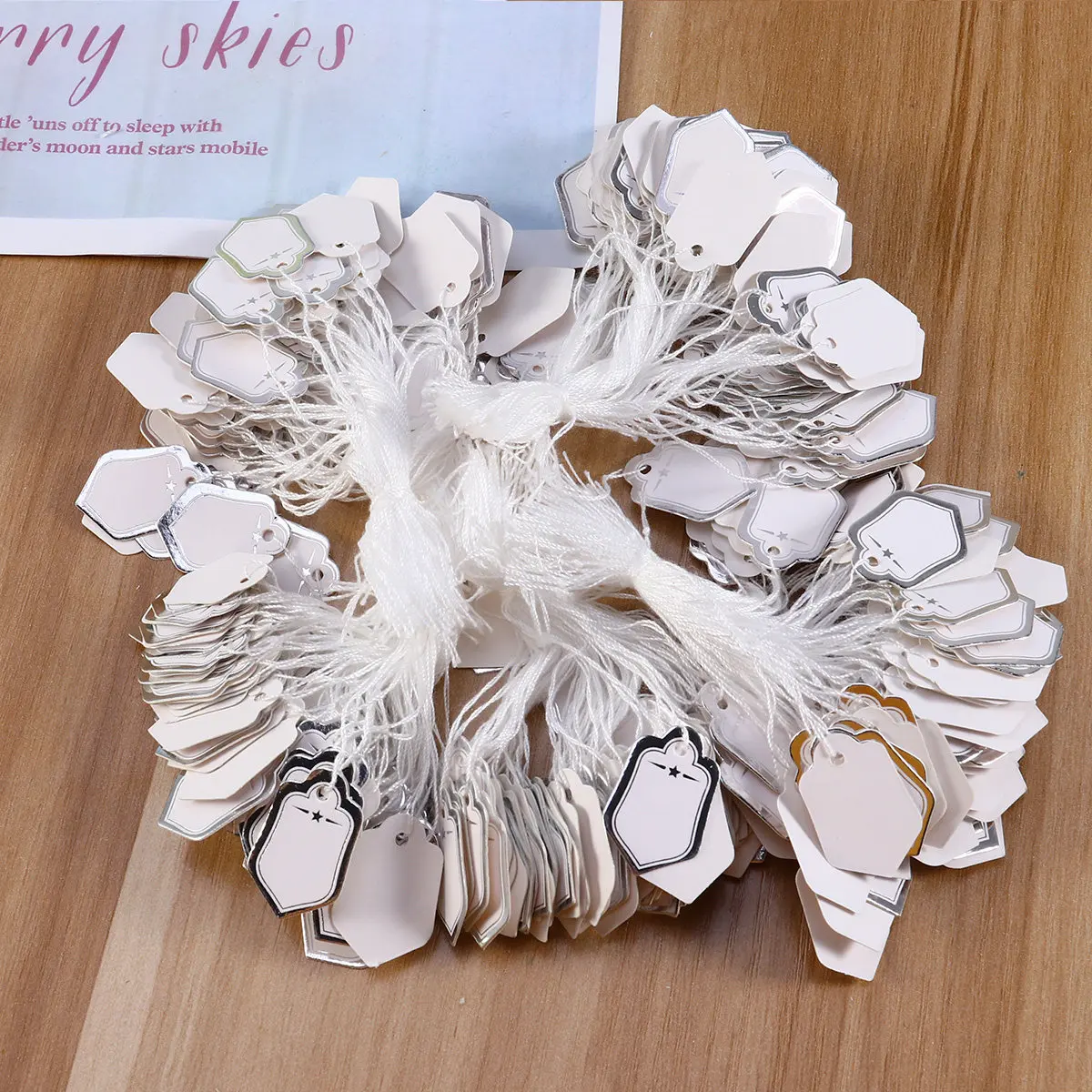 

500Pcs Premium Paper Jewelry Price Tags Silver Five Pointed Star Design Hanging Labels for Watch Earrings Bracelet Necklace Ring