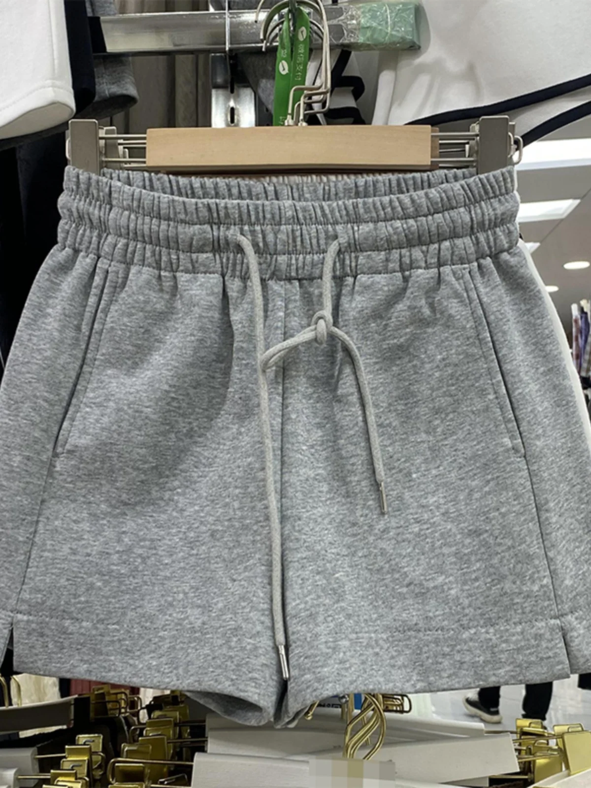 

Простые повседневные шорты с завязками для женщин, лето 2024, свободные, узкие, с широкими штанинами, спортивные, с боковыми разрезами, с высокой талией, для повседневной носки