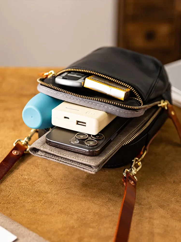 Vintage leather shoulder messenger mobile phone bag contrasting color vegetable tanned cowhide casual bag