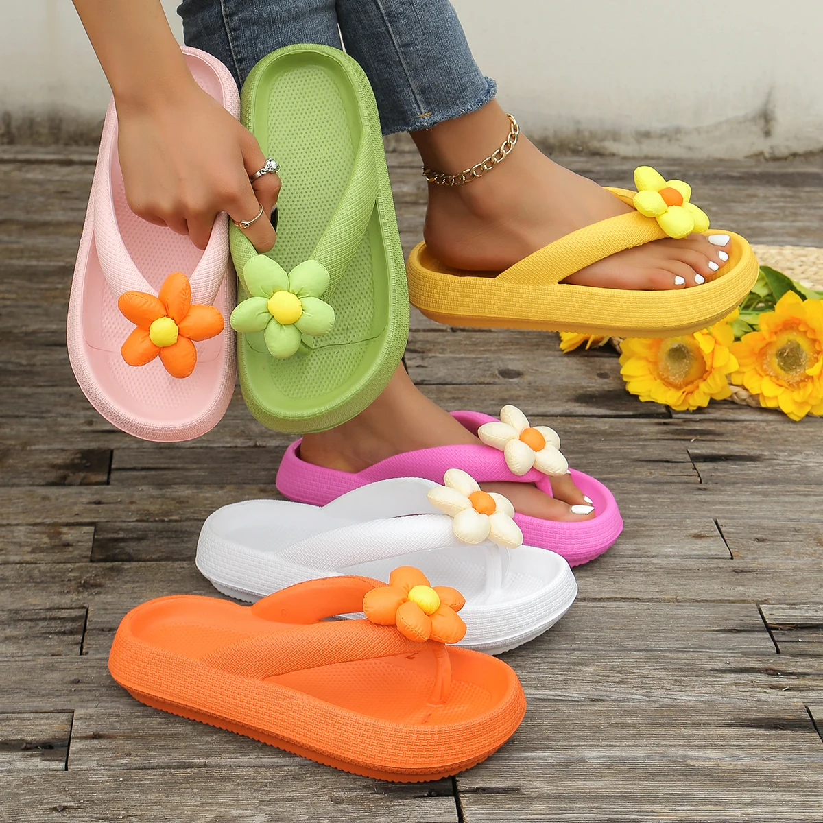 Summer New Flip Flops WOMEN Sunflower Pattern Slides One-Piece Eva Slippers Non-Slip Beach Holiday Shoes Home Indoor Slippers