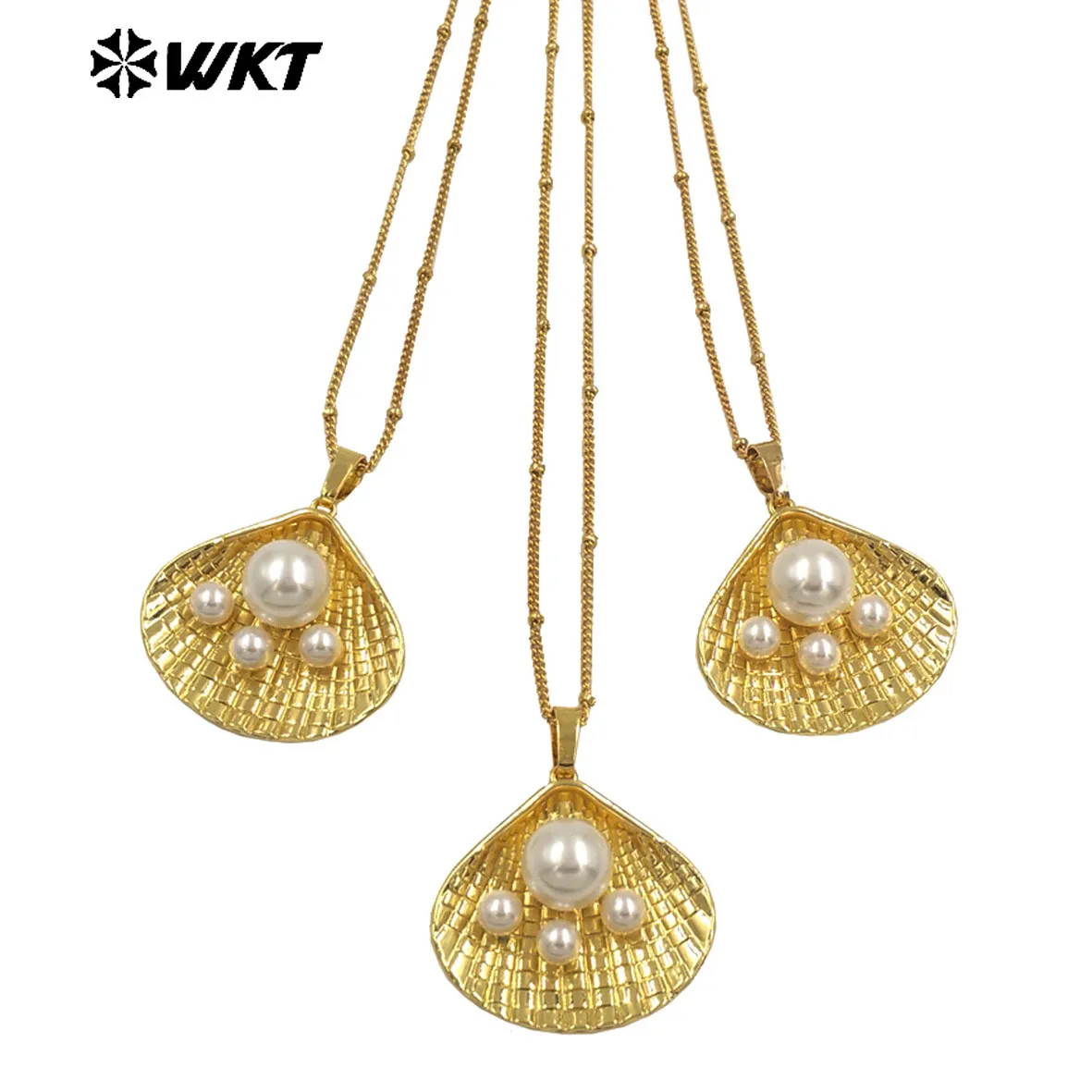 

WT-JN309 New Design Shell Necklace With Man Made Pearl Gold Electroplated Tiny Beads Chain Ladies Elegant Charming Jewelry