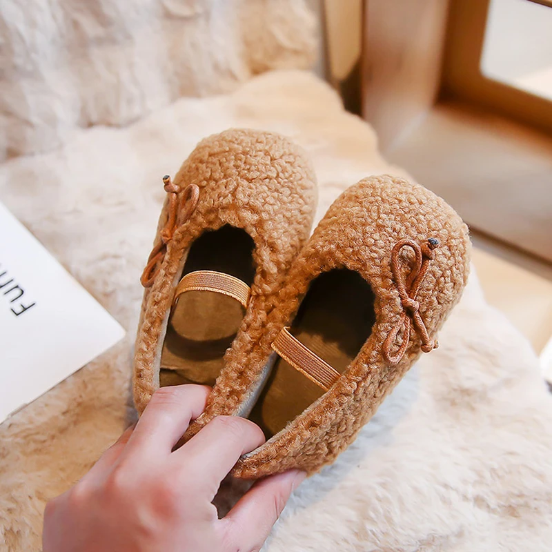 Warm Lambwool Shoes For Little Girls Furry Ballet Flats Baby Kids Winter Soft Plush Mary Janes With Bowknot & Elastic Band
