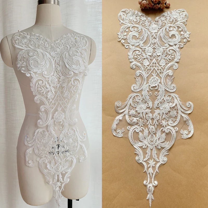 Europäischer Stil Paillettenbestickte Spitze, Pfirsichherz-Ausschnitt, Blumenapplikation, Hochzeitskleid-Dekorationszubehör, Weiß – Detail 2