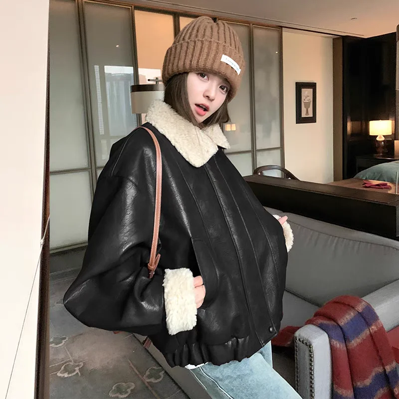 Thiened Fce ラムファー裏地付きジャケット レディース 冬 2025 新作 ルーズ モーターサイクル スタイル レトロ レザーコート ロング丈 ジッパー...