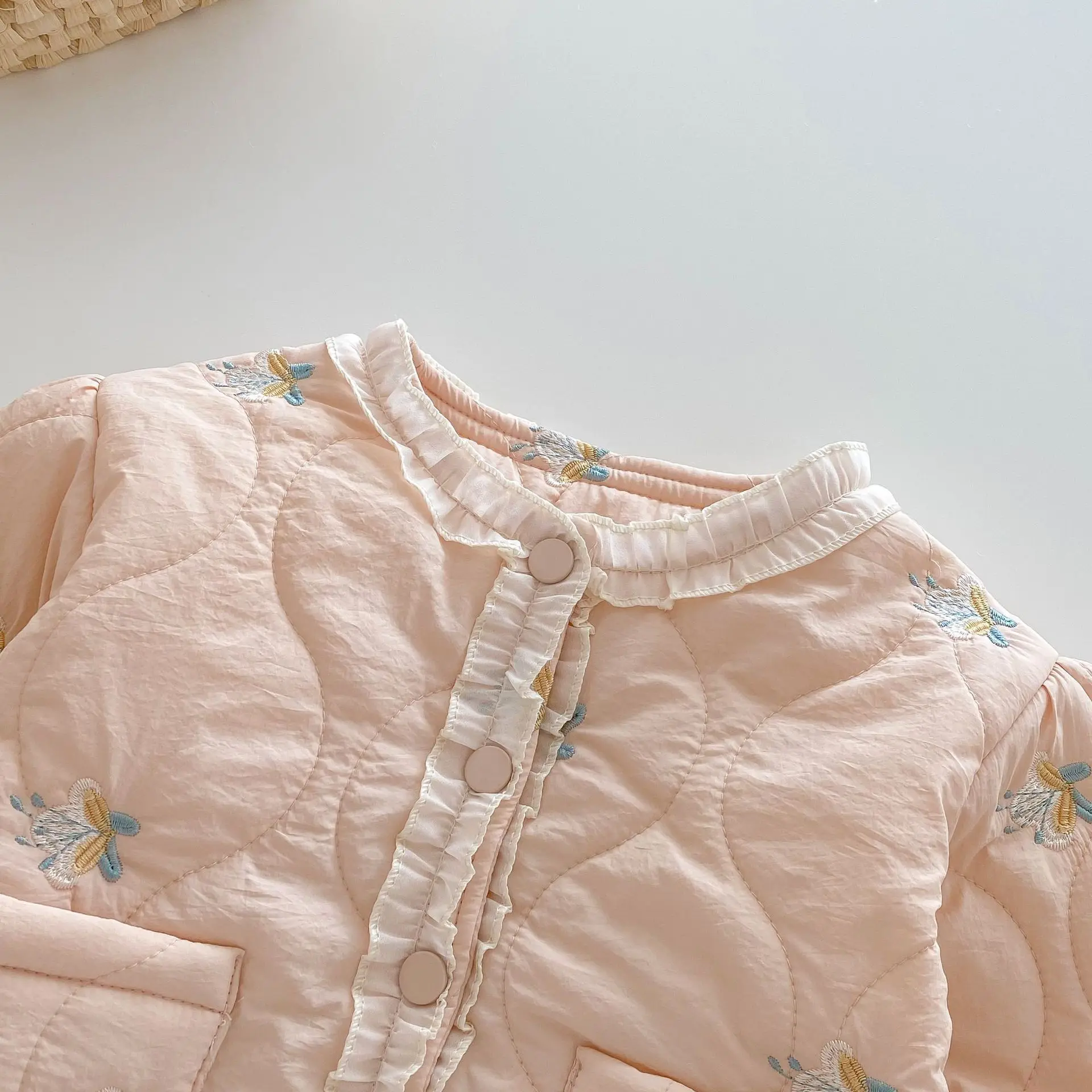 Baby Girls\' Floral Embroidered Cotton Jacket Winter Girls Sweet Lace Round Neck Thickened Loose Cotton-padded Short Outerwear