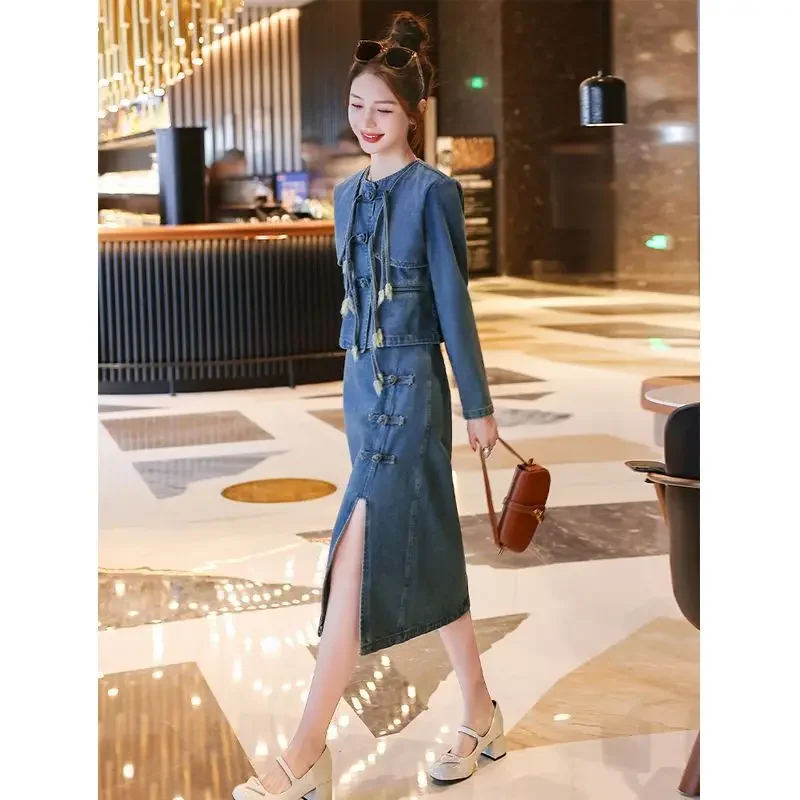 

Женский новый джинсовый костюм с юбкой, летний французский ретро джинсовый топ, юбка, модный костюм, женский возрастной комплект из двух предметов XQ270