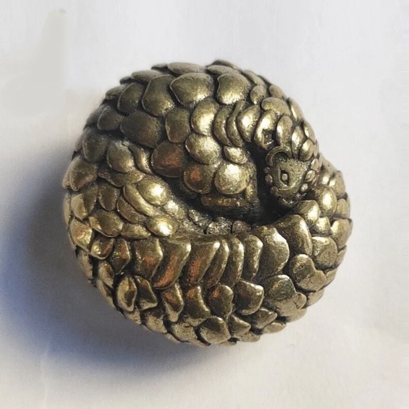 Vintage Solid Brass Pangolin Ball-shaped Figurine Mini Animal Statue Home Desk Decoration Metal Collectible Craft