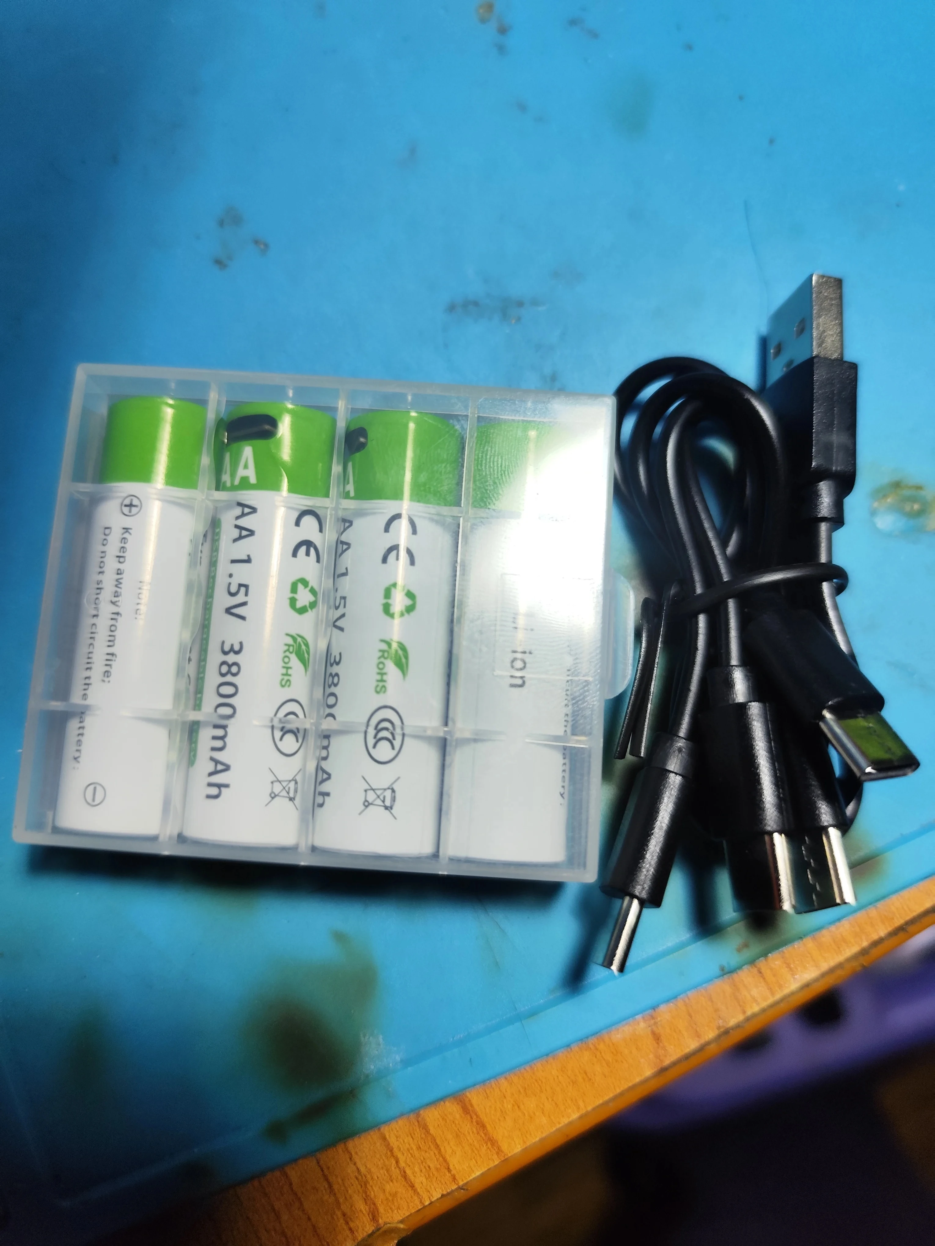 1.5 فولت AA 3400mWh + AAA 800mWh مجموعة بطارية ليثيوم قابلة للشحن مع USB-C شحن سريع نوع C كابل النقل الجوي