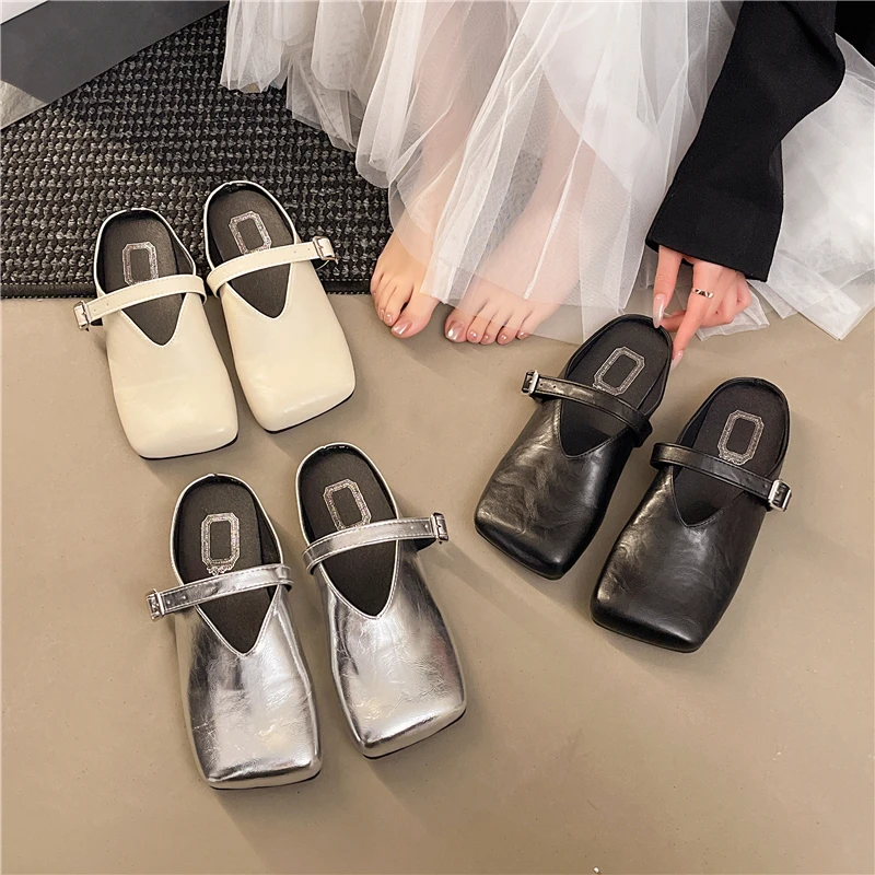 

Brand Designer Women Slippers Fashion Metal Buckle Mules Flat Heels Square Toe Shallow Shoes Outdoor Slide Female Casual Sandals