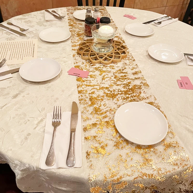 مفرش طاولة ذهبي معدني مزين بال - مراجعة Table Runner Sequin وسعره
