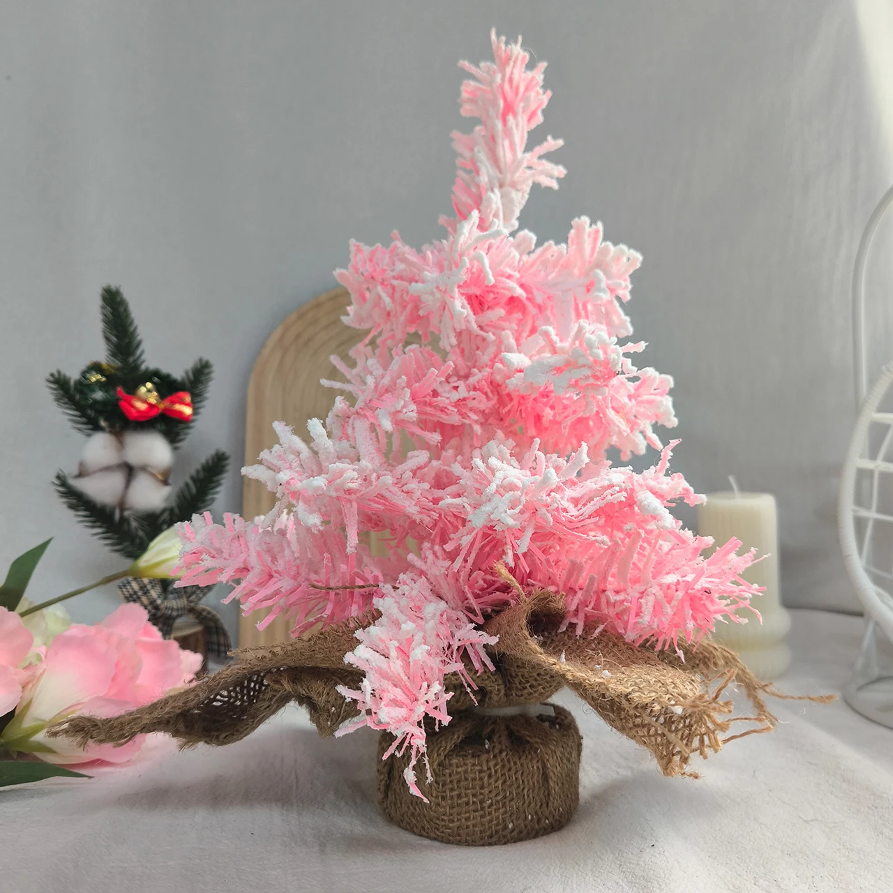 Tabletop Mini Christmas Tree, Christmas Tree Miniature Pine with Snow, Xmas Tree with Linen Base Xmas Decorations for Home Decor