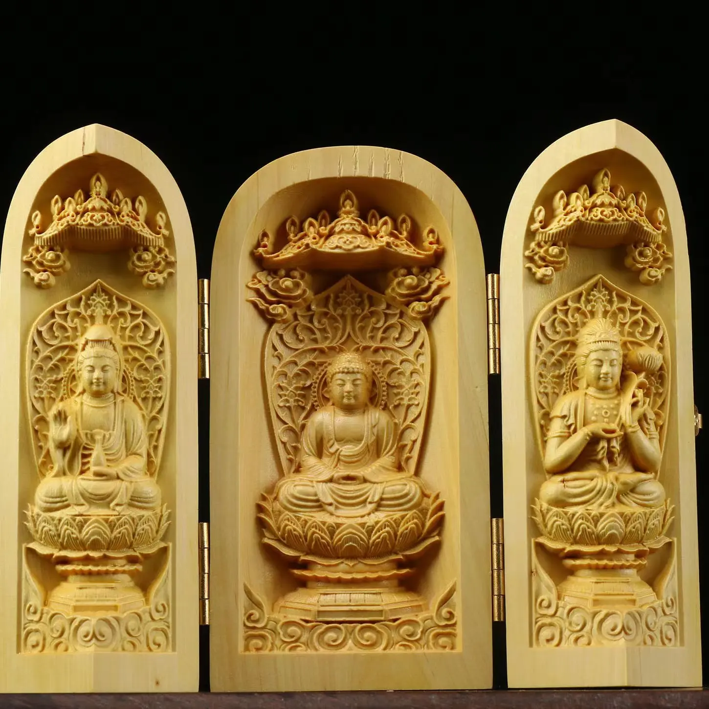 Boxwood Carving Buddha Statue Thousand Hand Guanyin Western Triple Buddhist Altar Home Decor Craft Ornament Gift Collection
