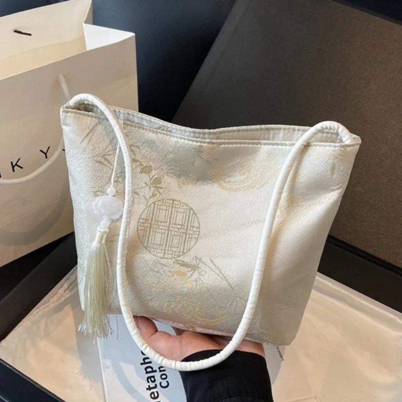 

New Chinese Style Small Shoulder Bags for Women 2025 Luxury Designer Fine Embroidery Ladies Handbags Trendy Women Bucket Bag