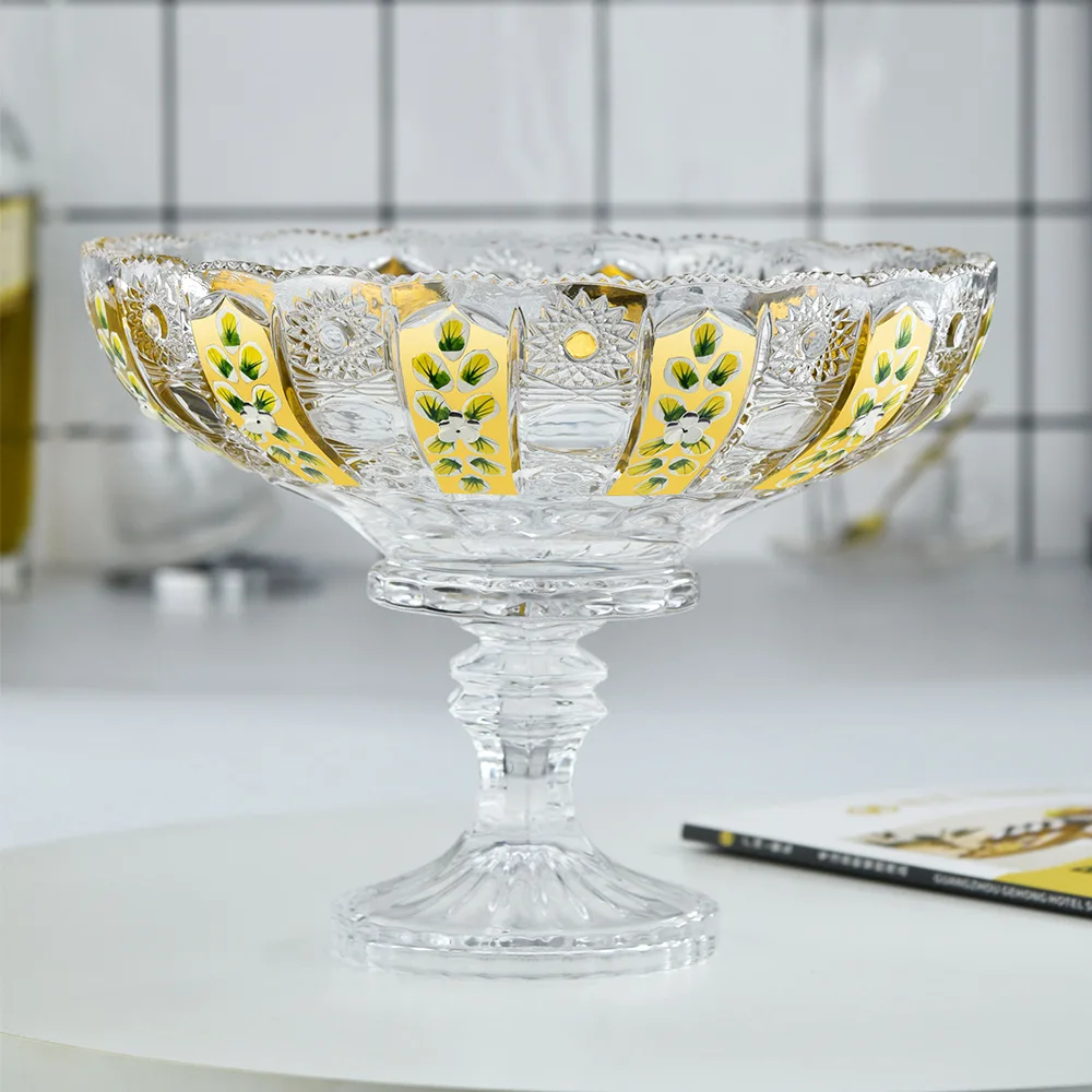Gold inlaid engraved light luxury crystal glass irregular shape fruit plate, suitable for creative design of family living room