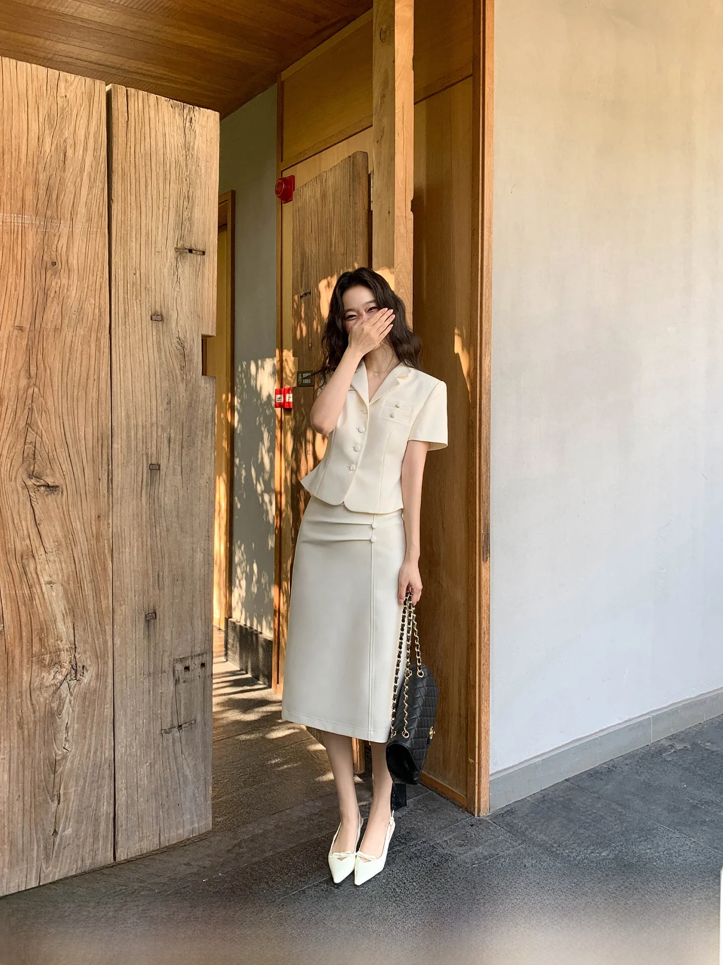 

Элегантный образ для поездок на работу! Корейский стильный комплект: топ и юбка от Lu Jia Xi, рубашка с коротким рукавом, юбка с высокой талией