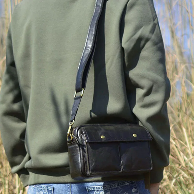 

AETOO Vintage leather men's postman baottau layer plant cowhide shoulder bag men's crossbody bag casual Korean version of the fa