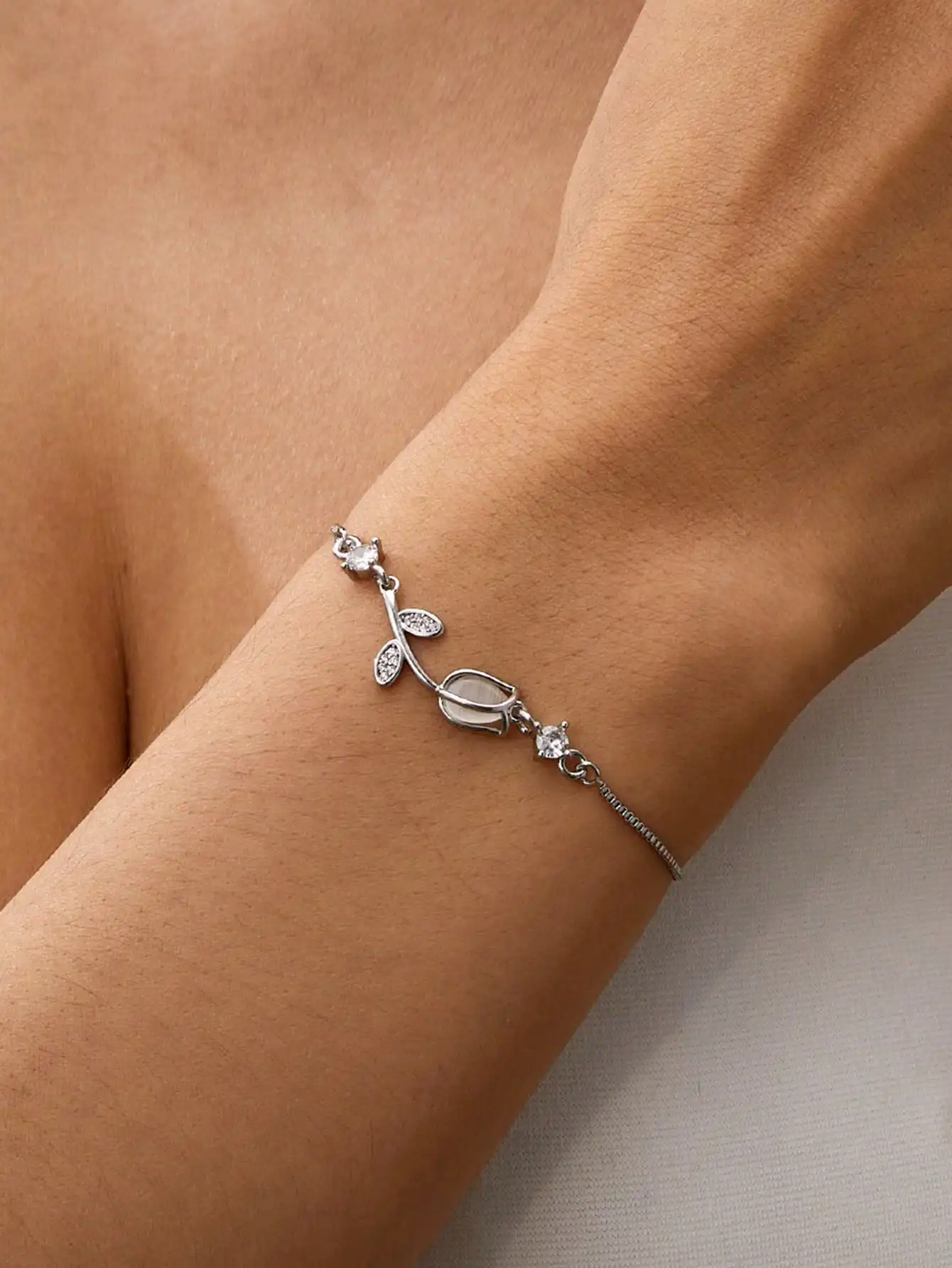 1pc Stainless Steel Trendy And Unique Design Tulip & Cat Eye Stone Pull Chain Bracelet, Elegant Women's Flower Bracelet