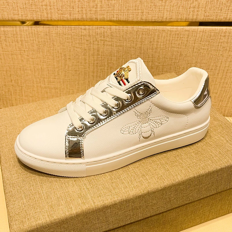 

High-quality Men's Casual Shoes with Exquisite Embroidery, Anti-slip and Wear-resistant, Street Fashion Handcrafted Leathershoes