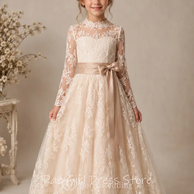 abito-da-damigella-vintage-color-champagne-in-pizzo-floreale-lungo-fino-al-pavimento-modello-a-trapezio-con-collo-alto-maniche-lunghe-in-rete-e-fiocco-in-raso-in-vita
