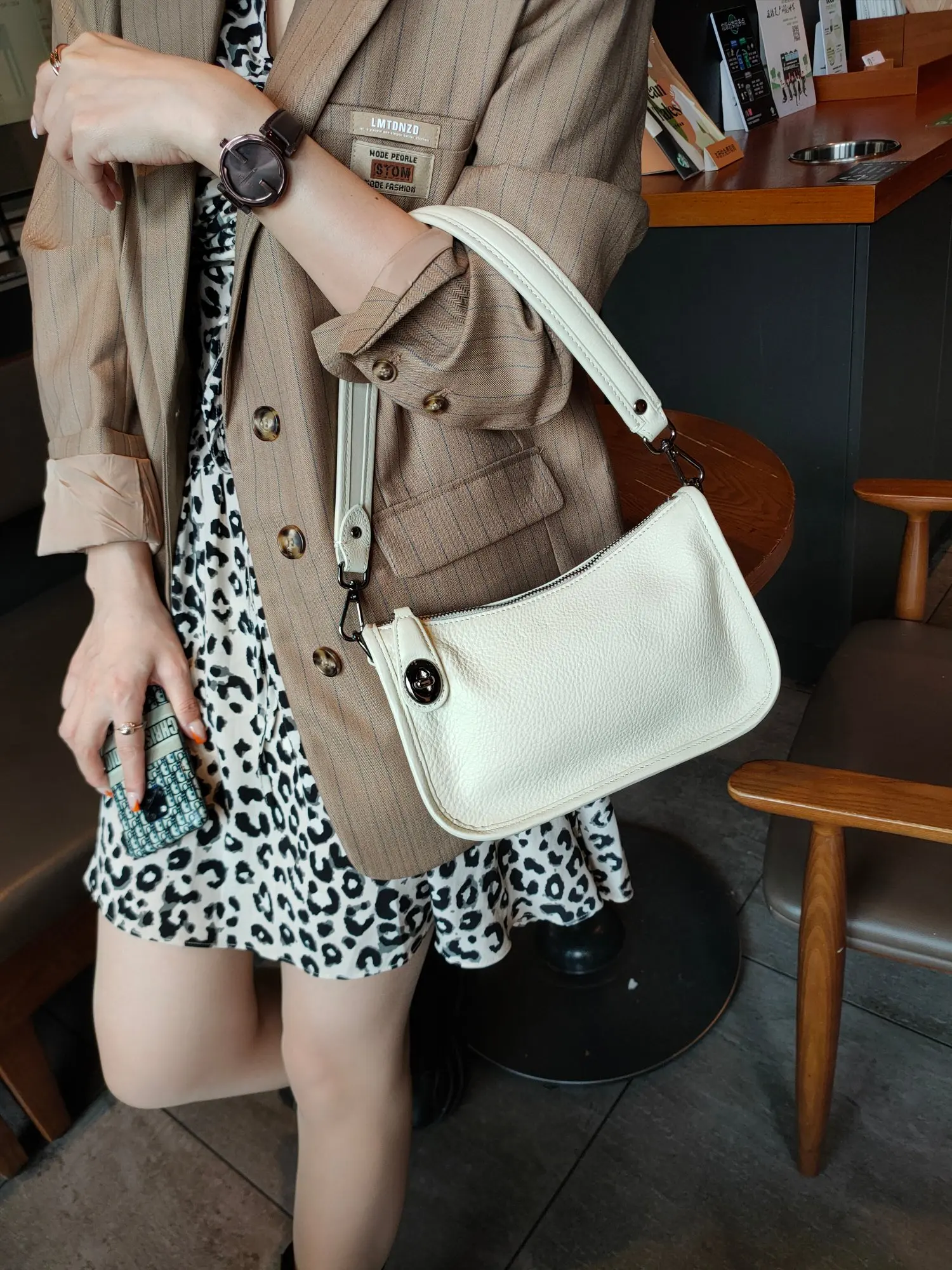 Women's Shoulder Bags Handbags Leather Bags Zipper Closure Large Capacity Underarm Shoulder Bags Fashion Stylev