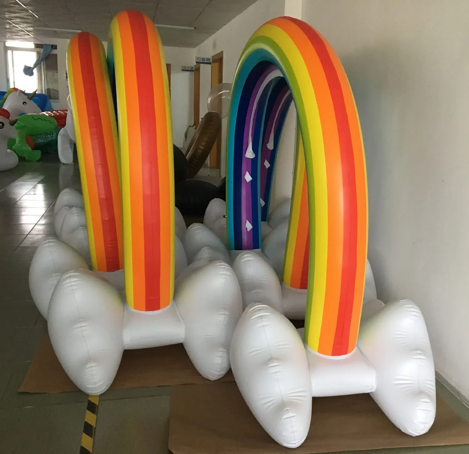 Manufacturer wholesale inflatable outdoor water splash rainbow arch sprinkler