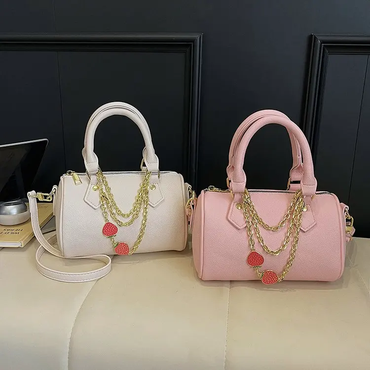 

Новая женская сумка 2026 года с узловым ремешком, атласной текстурой, минималистичным дизайном, откидной крышкой, универсальная, на плечо и через плечо