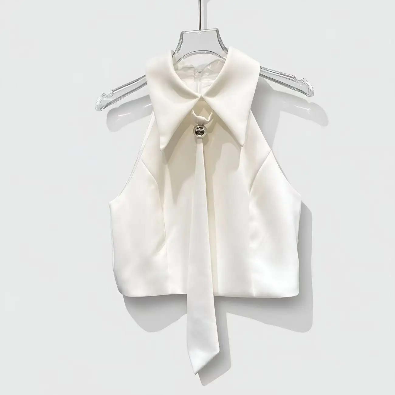 Fashionable Short Shoulder Bared  Neck Vest Women's Luxury Metal Buckle Design Curvy Fit Polyester Fiber Zipper Closure