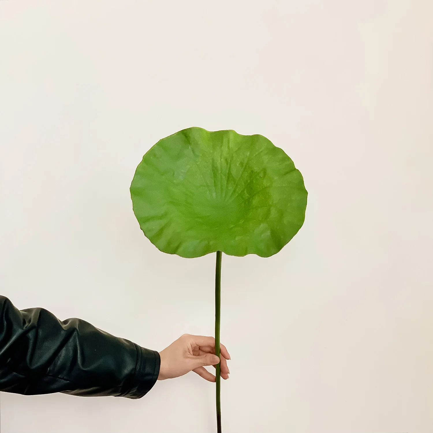 Elegant Silk Lotus Artificial Flower Home Decor Chinese Style Living Room Ornament Zen Plant Realistic Floral Design
