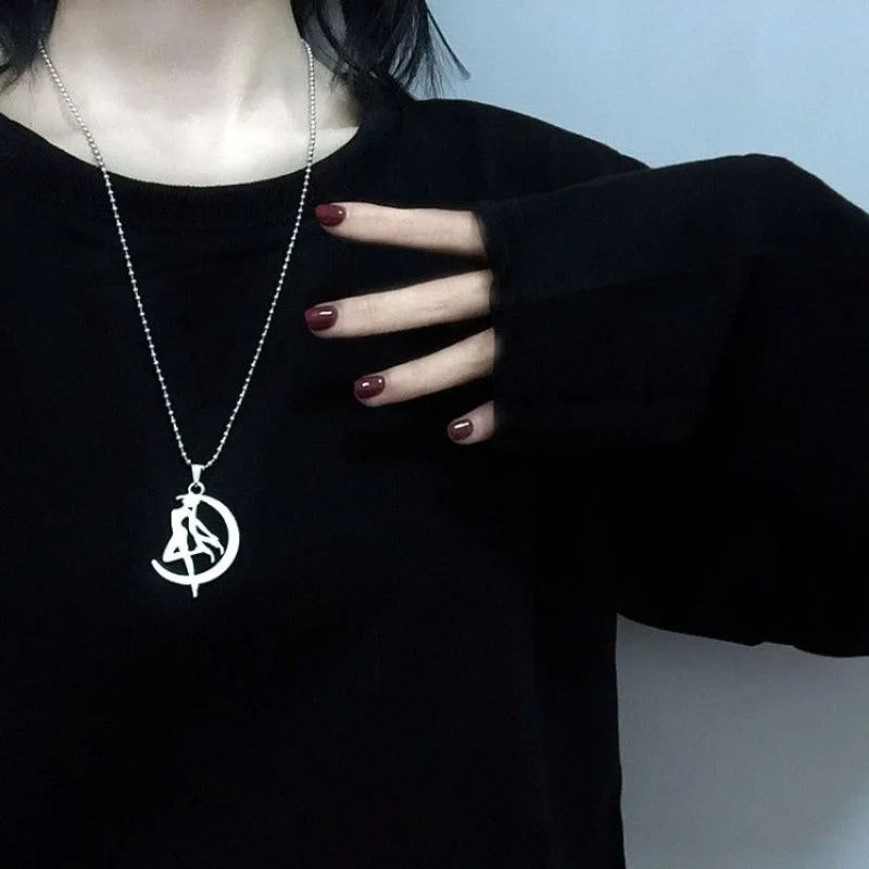 Sailor Moon Tsukino Usagi Jumping Di Collar de Hip Hop Personajes de Anime Hombres Mujeres Retro Pareja Colgante Accesorios Personalizados