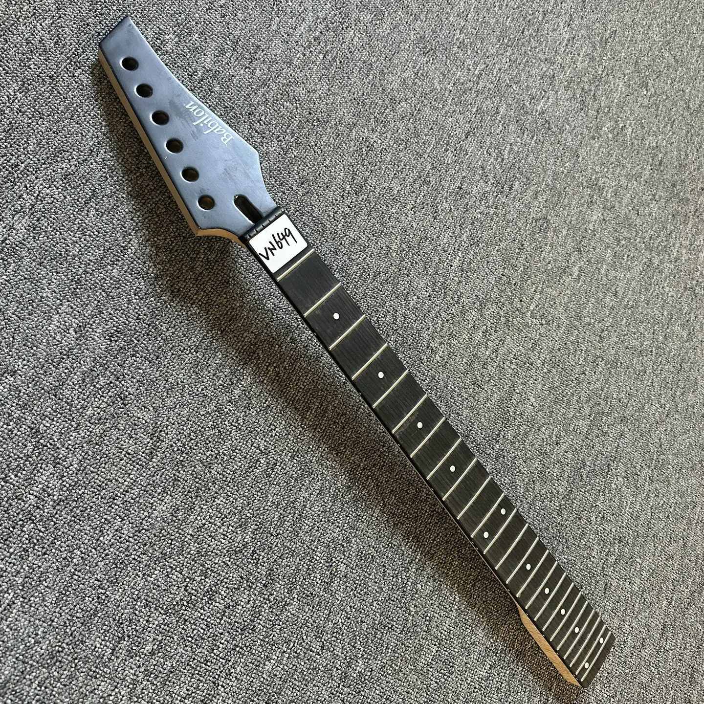 VN649 Babilon Electric Guitar 24 Frets Maple+Rosewood Right Hand Standard Scales Length with Tiny Damages for DIY Replace