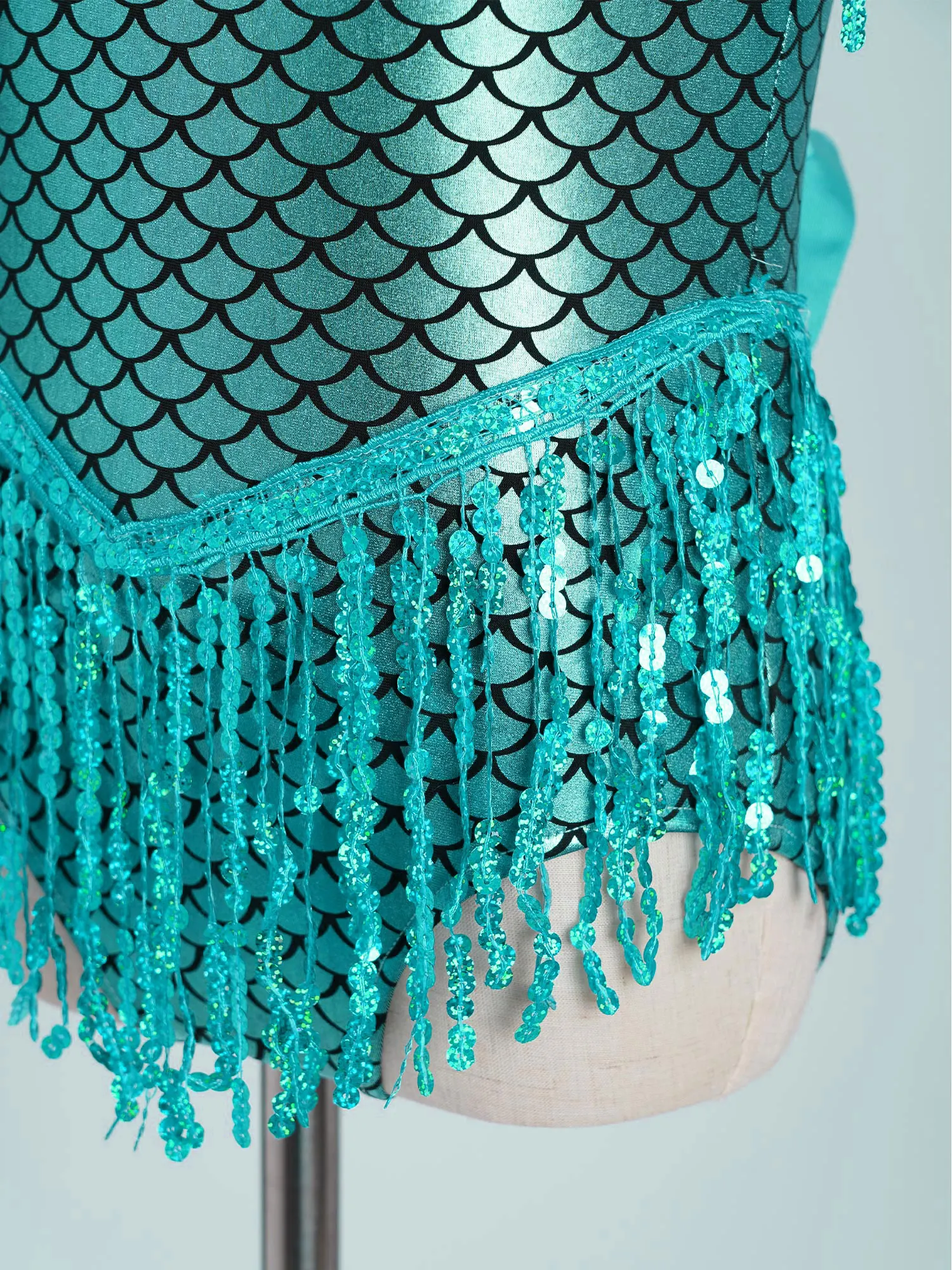 Kinder Mädchen Fischschuppen Ballett Tanz Trikot Schleife hinten Pailletten Quasten Gymnastik Body für Meerjungfrau Cosplay Mottoparty