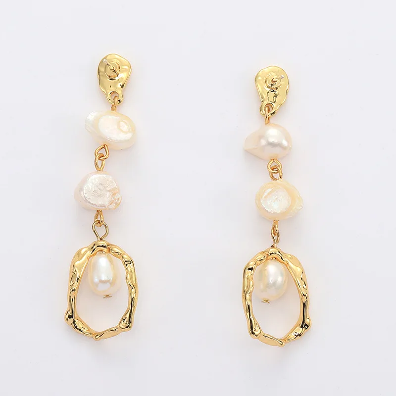 Elegant Imitation Pearl Drop Earrings Wrinkled Irregular Gold Frame Pearl Stud Earrings for Women Beach Vacation Decoration