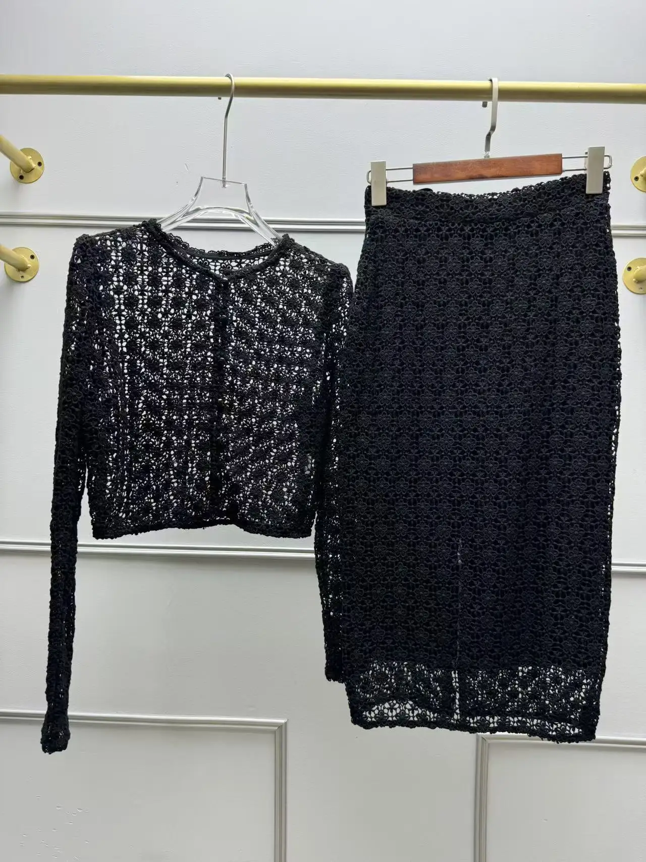 Conjunto de falda de ganchillo de encaje para mujer, Jupe Midi con abertura negra o blusa transparente de manga larga, traje calado para mujer