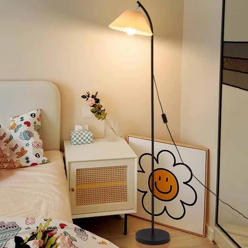 

Simple Art Standing Floor Lamp Elegant Modern Cute Nordic Lamps Bedroom Designer Kawaii Office Lampadaire De Salon Home Decor