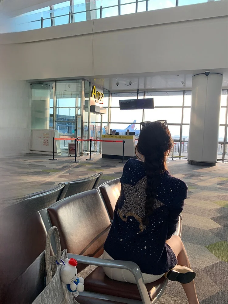 

OKMAOP Luxury Sle Women's Knitted Sweater Jaet V-Ne Embroidered Slim Fit Autumn Outerwear Faion Commute Wind