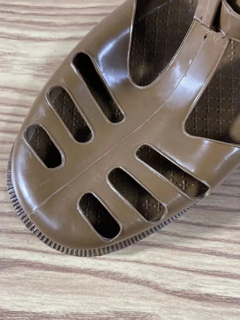 Classic Retro Style Men's Summer Sandals Open Toe Plastic Beach Shoes Breathable Comfortable Unisex Old Fashioned Sandals