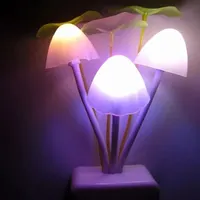 Nouveauté champignon champignon veilleuse ue et US prise capteur de lumière 220V 3 LED coloré champignon lampe Led veilleuses 4
