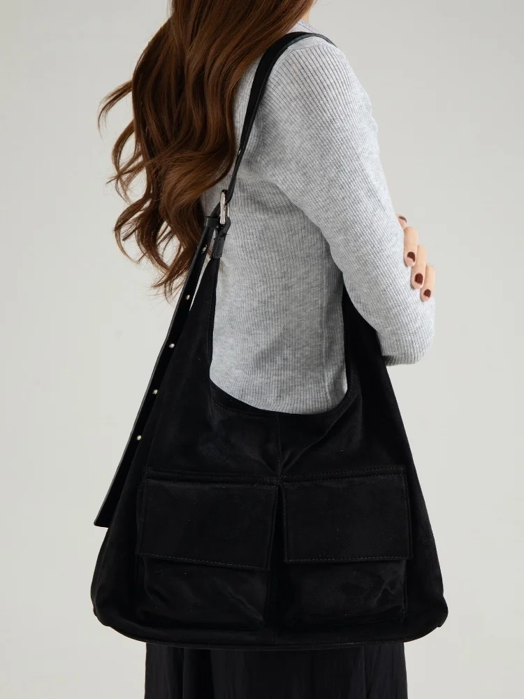 2025 حقيبة كروس متعددة الجيوب بلون واحد للنساء حقيبة كتف من جلد الغزال عالية الملمس متعددة الاستخدامات حقائب تسوق ذات سعة كبيرة