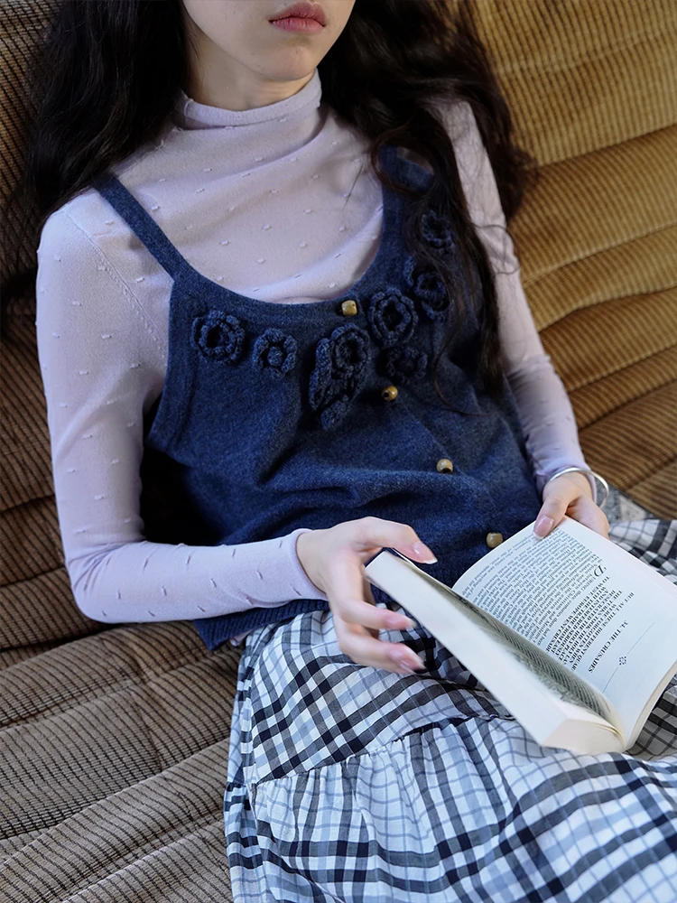 

One Ment VI 'Amber Sugar' Textured Dot Cotton Linen Feel Semi-Transparent Mid-High Ne Knitted Base Women's Spring Knitwear