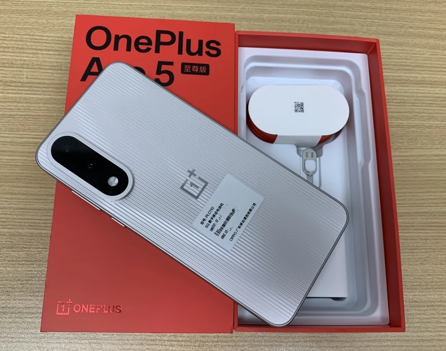 Chinese Version Unlocked OnePlus Ace 5 Ultra 6.83inch AMOLED MTK Dimensity9400+ 50MP 6700Mah 100W SuperVOOC NFC OTA Ace5 Ultra