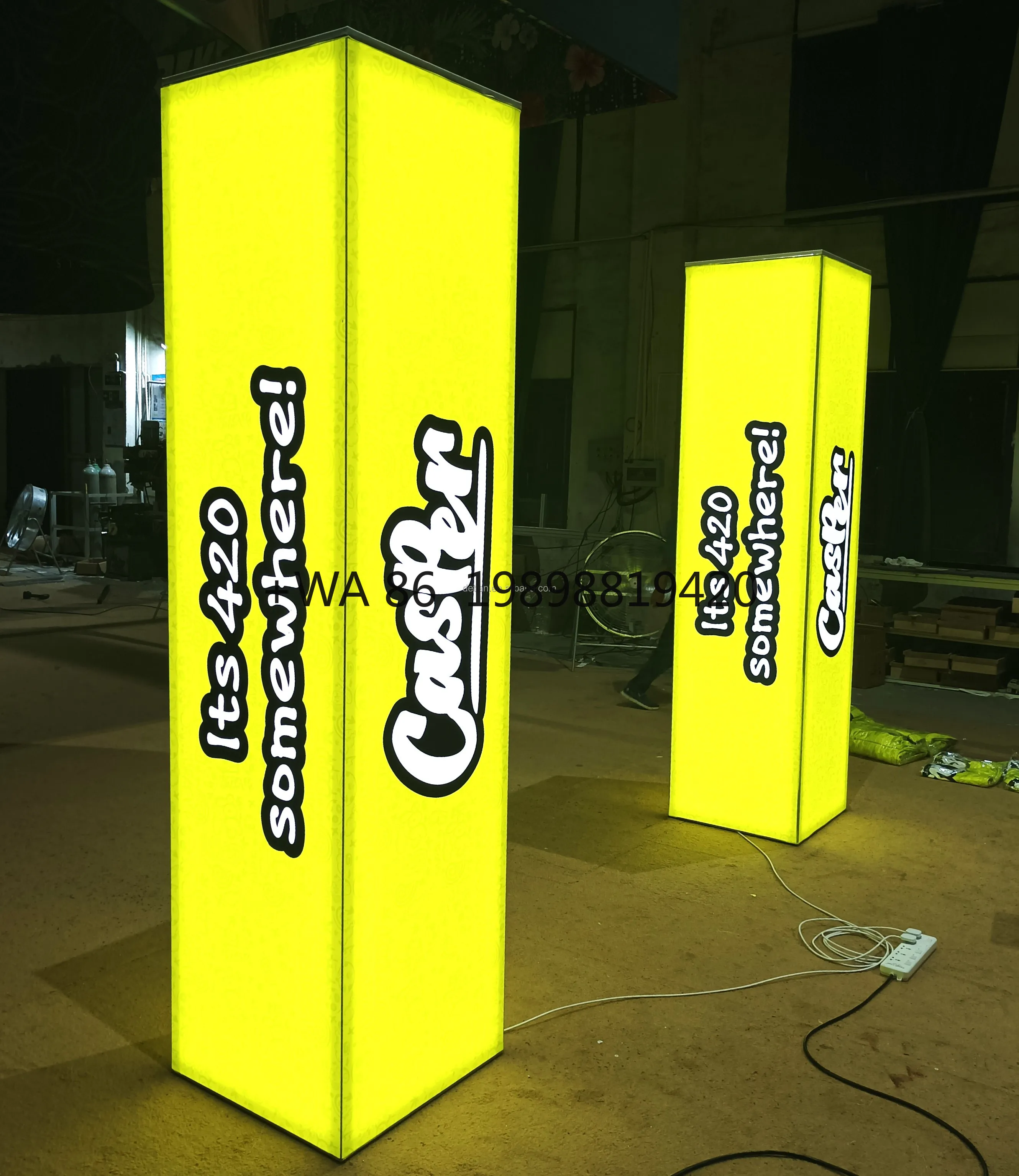 

Индивидуальный алюминиевый напольный постер с двойным освещением Detian с подсветкой для выставок или баннеров