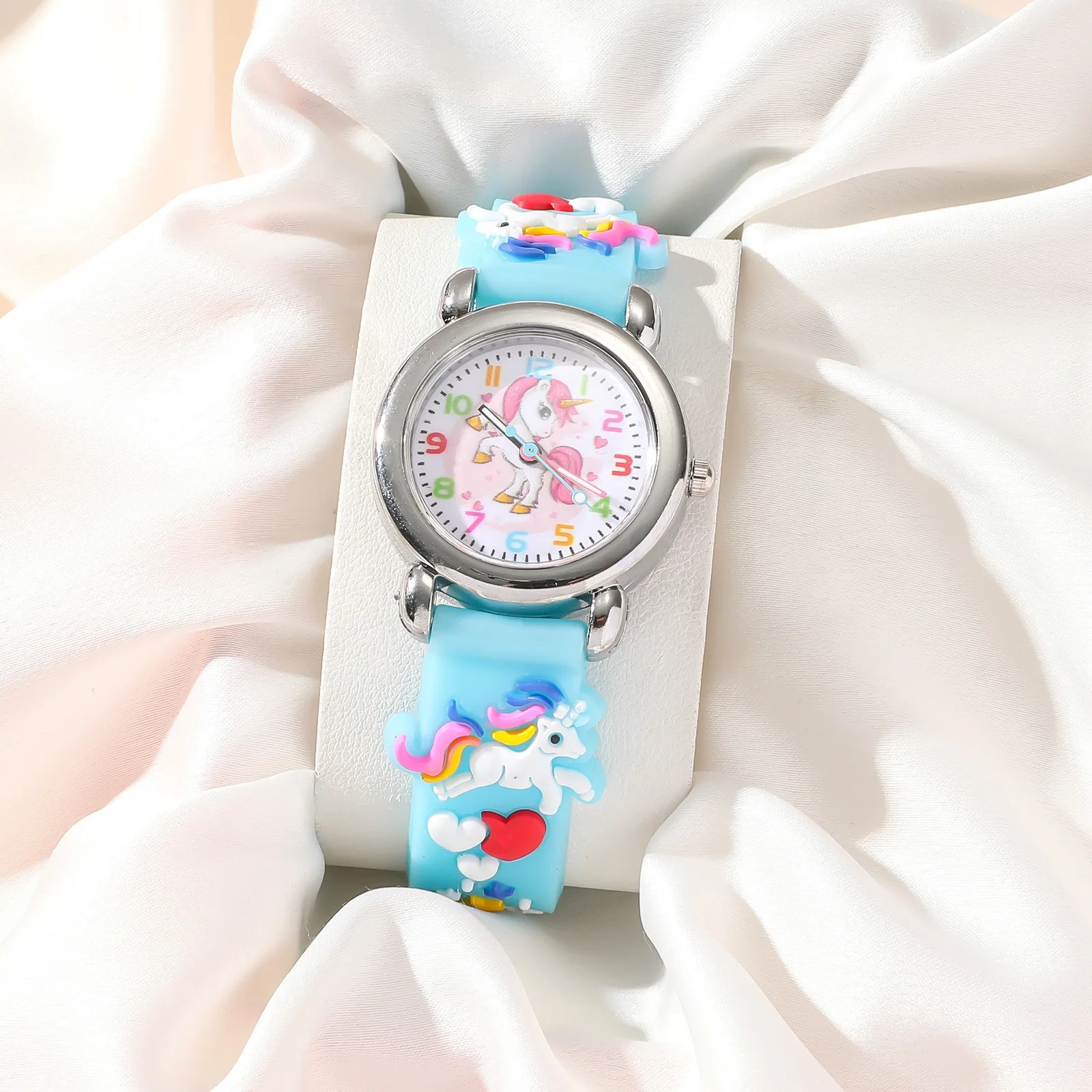ساعات كارتون يونيكورن للأطفال بحزام سيليكون للطلاب رياضي أنيق كارتوني عالي الجودة ساعة كوارتز للأولاد والبنات ساعة عيد ميلاد