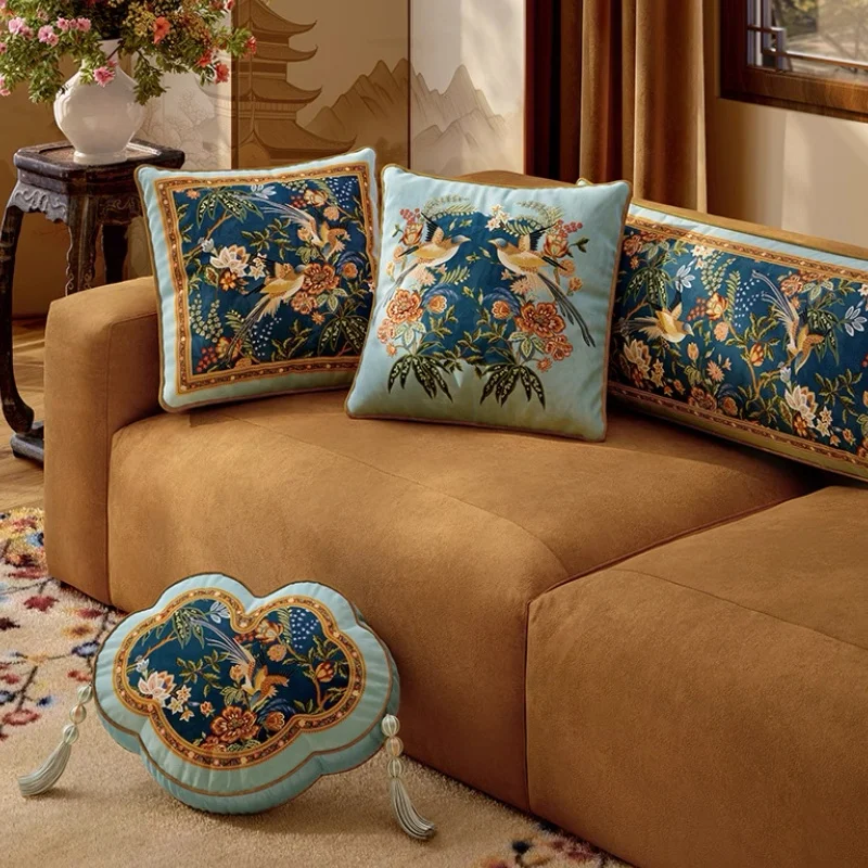 Chinese Pillows Retro Flora Bird Cushion Case Luxury Brown Blue Velvet Decorative Pillow Cover For Sofa Chair Home Decorations